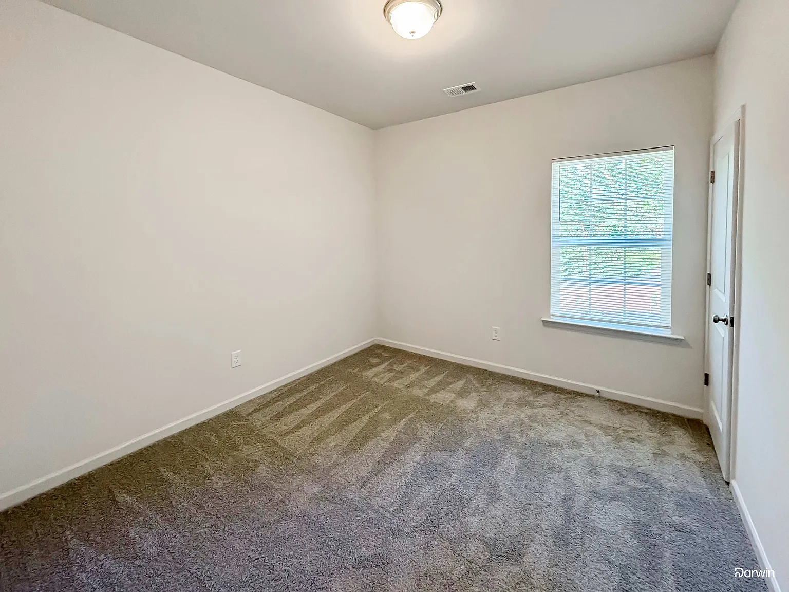 3 bed, 2.0 bath, 1190 sqft, $1,735 — Photo 4