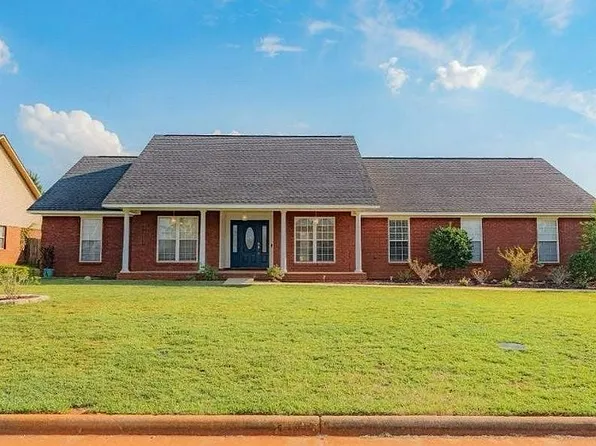 107 Stonehedge Dr, Enterprise, AL 36330