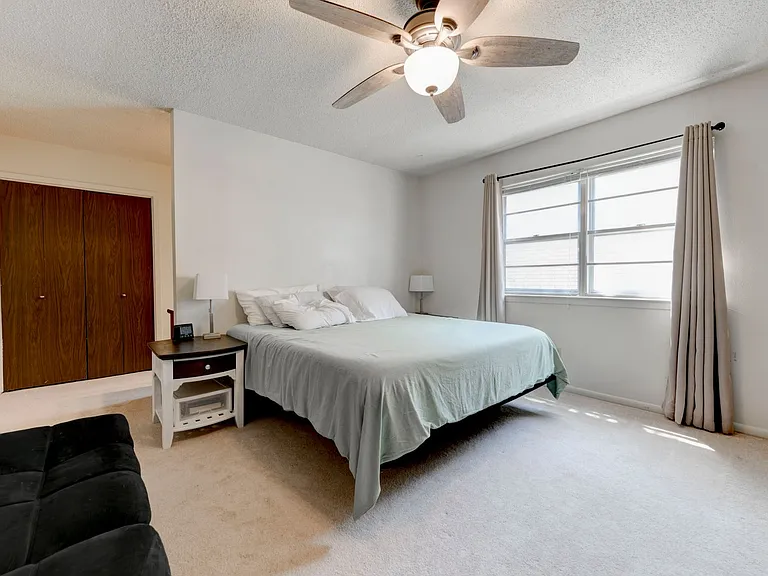 303 Manning Dr — Photo 15
