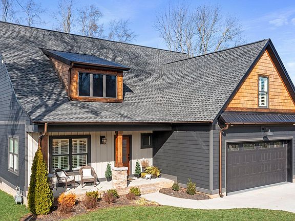 4th image of 5028 Grove Park Ct NE