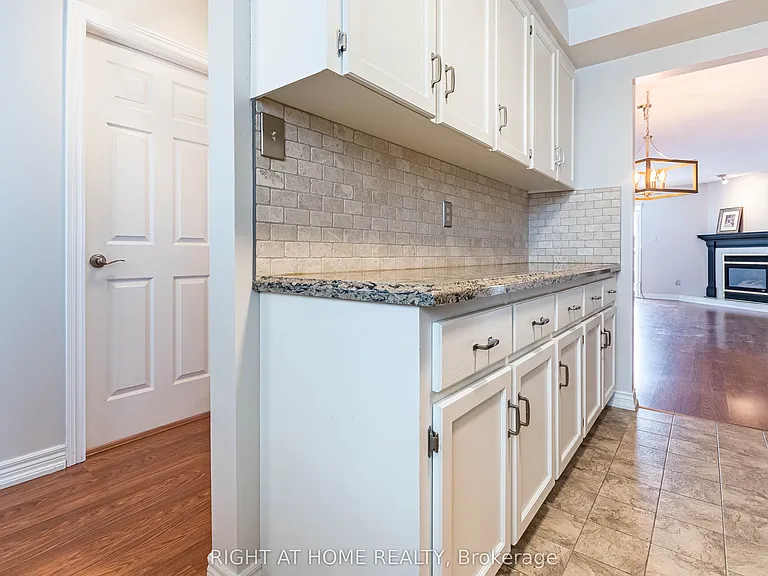 165 Main St E #7 — Photo 19