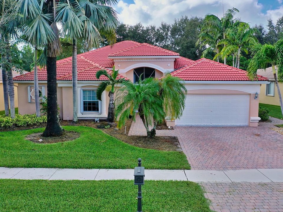 Home For Sale In BELLAGGIO TOWNE PARK