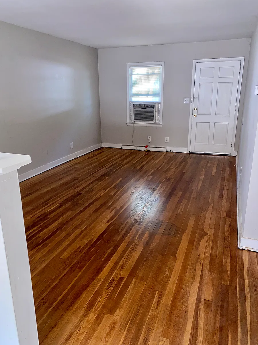 Building Photo - 927 Dillard St #927