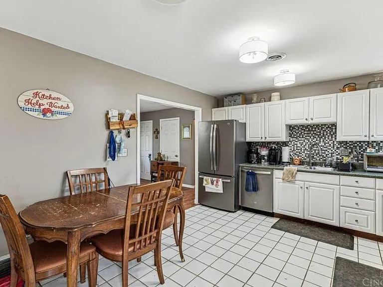 1513 Bellwood Dr — Photo 3