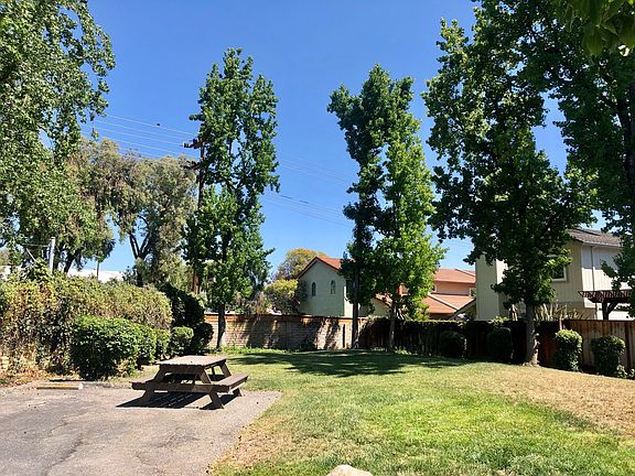 2nd image of 103 El Patio Ct