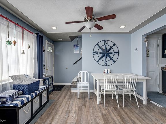 4th image of 4885 Ivanhoe Ave