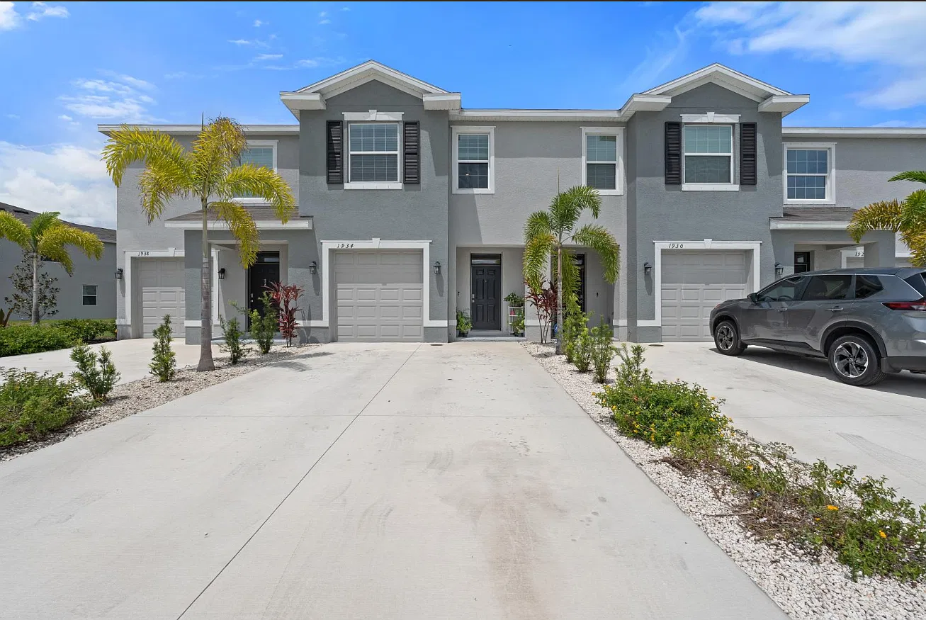 1934 Pleasant Maple Ct — Photo 1