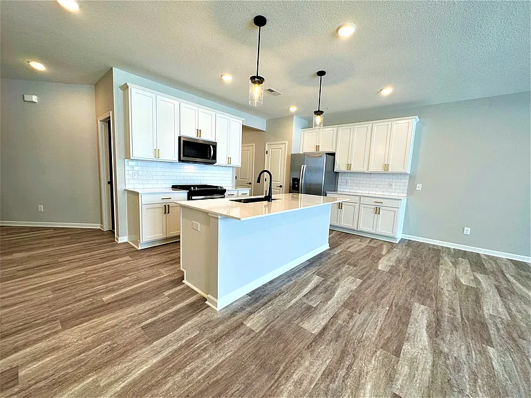 196 Junco Rd — Photo 10