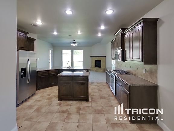 4th image of 1185 Barberry Dr