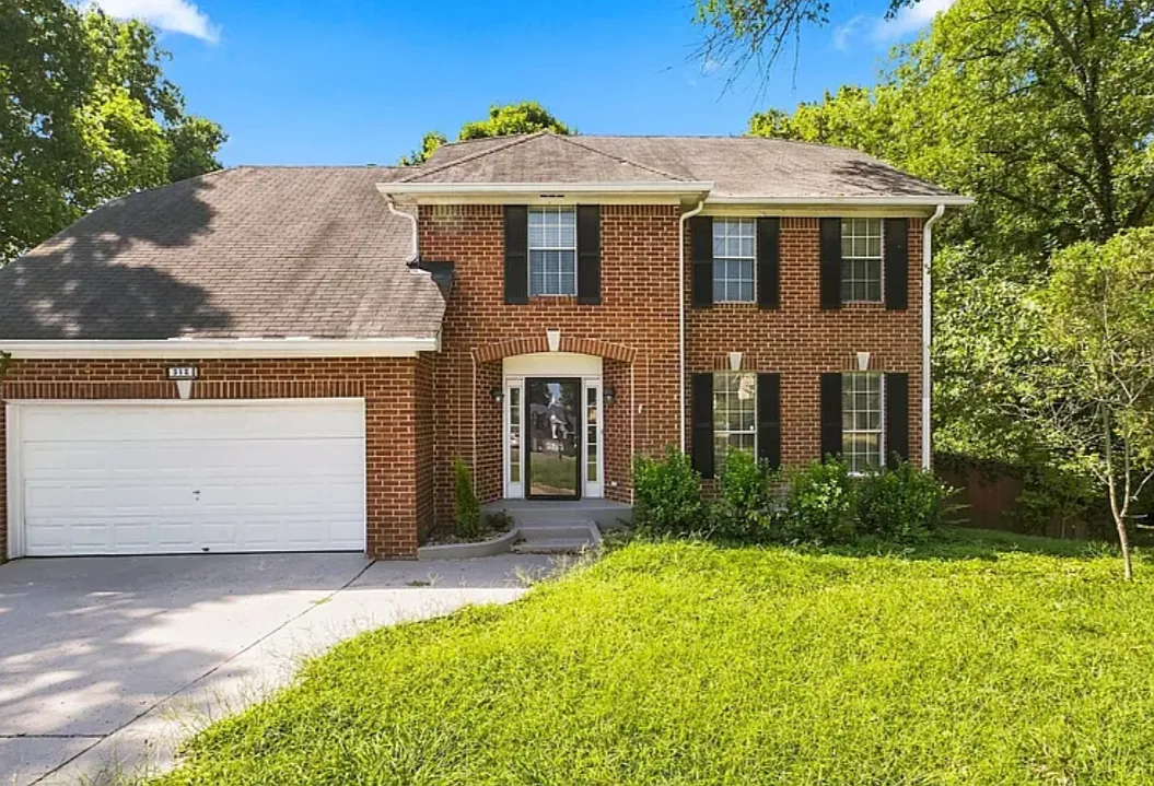 4 bed, 2.5 bath, 2359 sqft, $3,000 — Photo 1