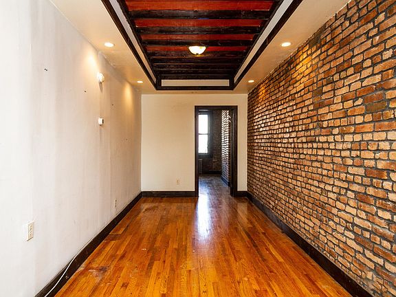 4th image of 184 Irving Ave APT 2L