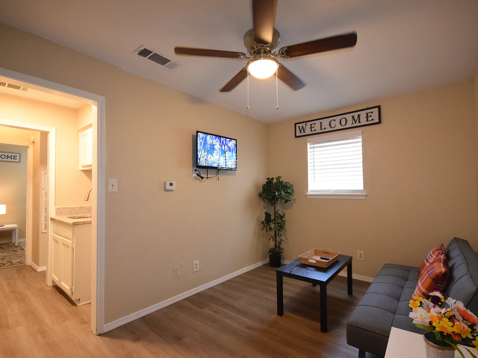 1 bed, 550 sqft, $1,000 — Photo 2