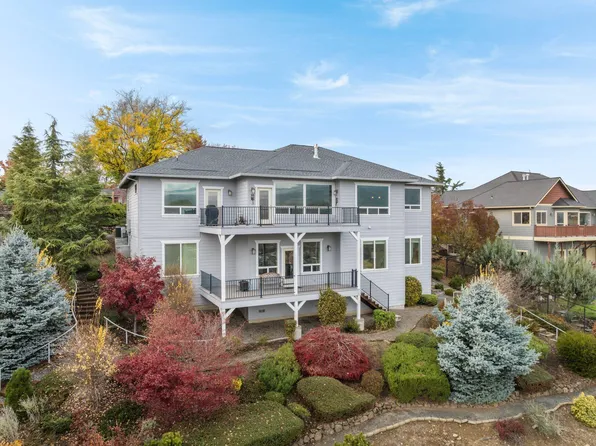 809 Amerman Dr, Phoenix, OR 97535