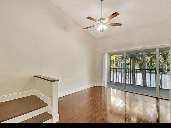2nd image of 19206 W Glenmoor Dr
