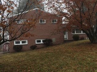 5692 Devonshire Heights Rd, Harrisburg, PA 17112