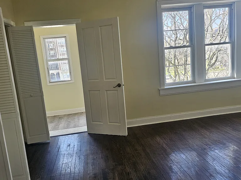 7607 S Essex Ave #3 — Photo 8