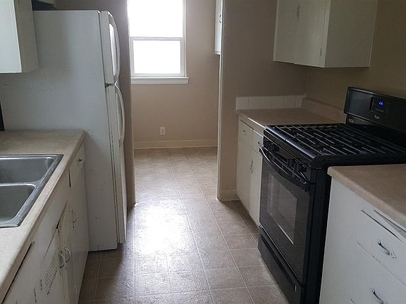 3rd image of 221 E Cameron St