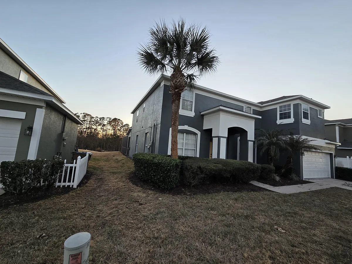 NEW PAINT COLOR 2/2026 - 8573 La Isla Dr