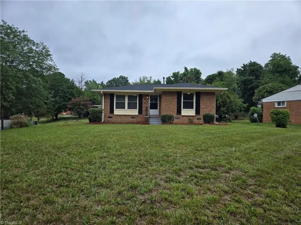 2116 Larkspur Dr, Greensboro, NC 27405