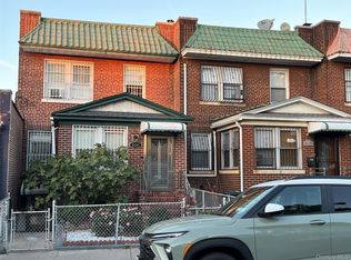 6107 Saunders St, Rego Park, NY 11374