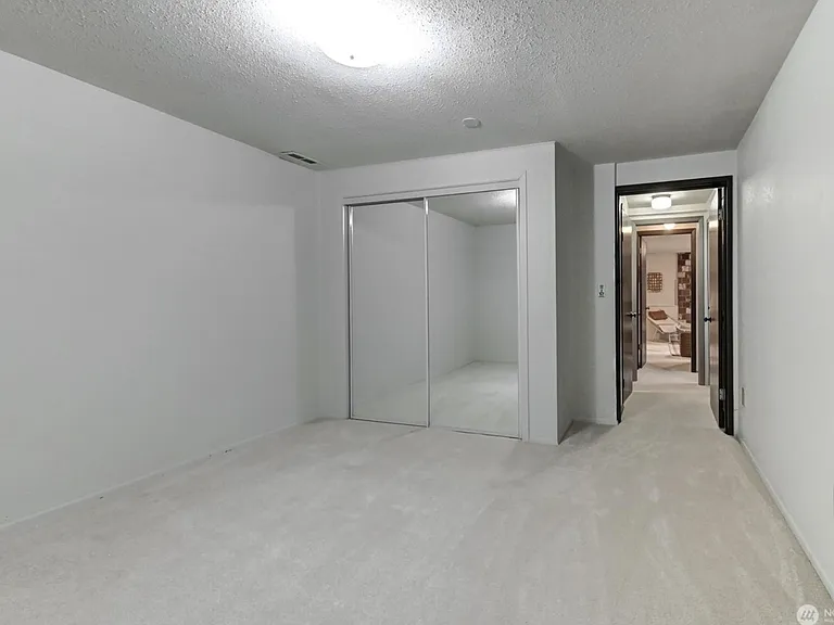6230 172nd St SW — Photo 25