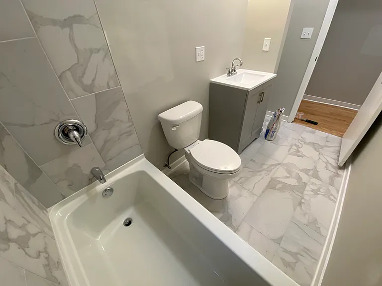1745 W Wallen Ave — Photo 6