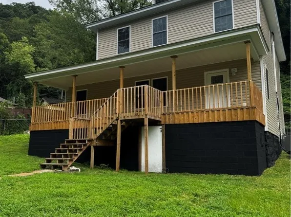 123 Sleepy Hollow Rd, Amherstdale, WV 25607