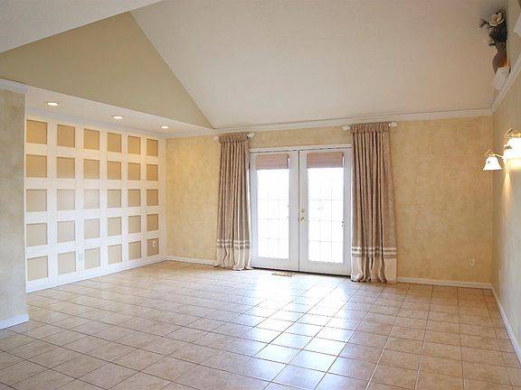 2nd image of 3118 Drew Dr