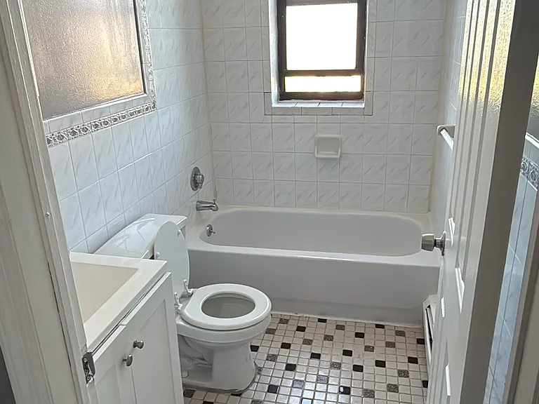 66 N 9th St #4L — Photo 4