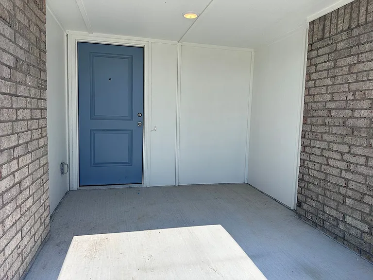 3701 S East 81st St — Photo 2