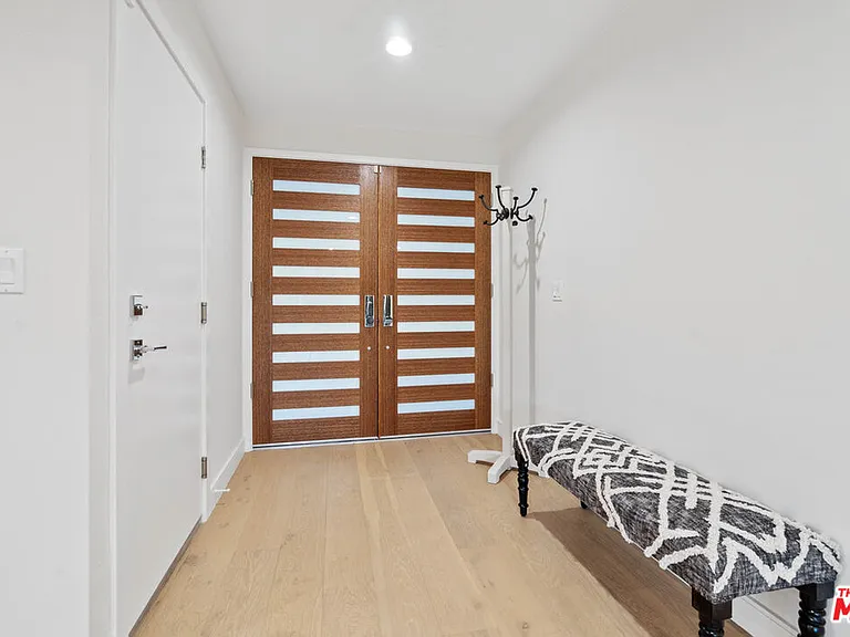 8961 Farralone Ave — Photo 30
