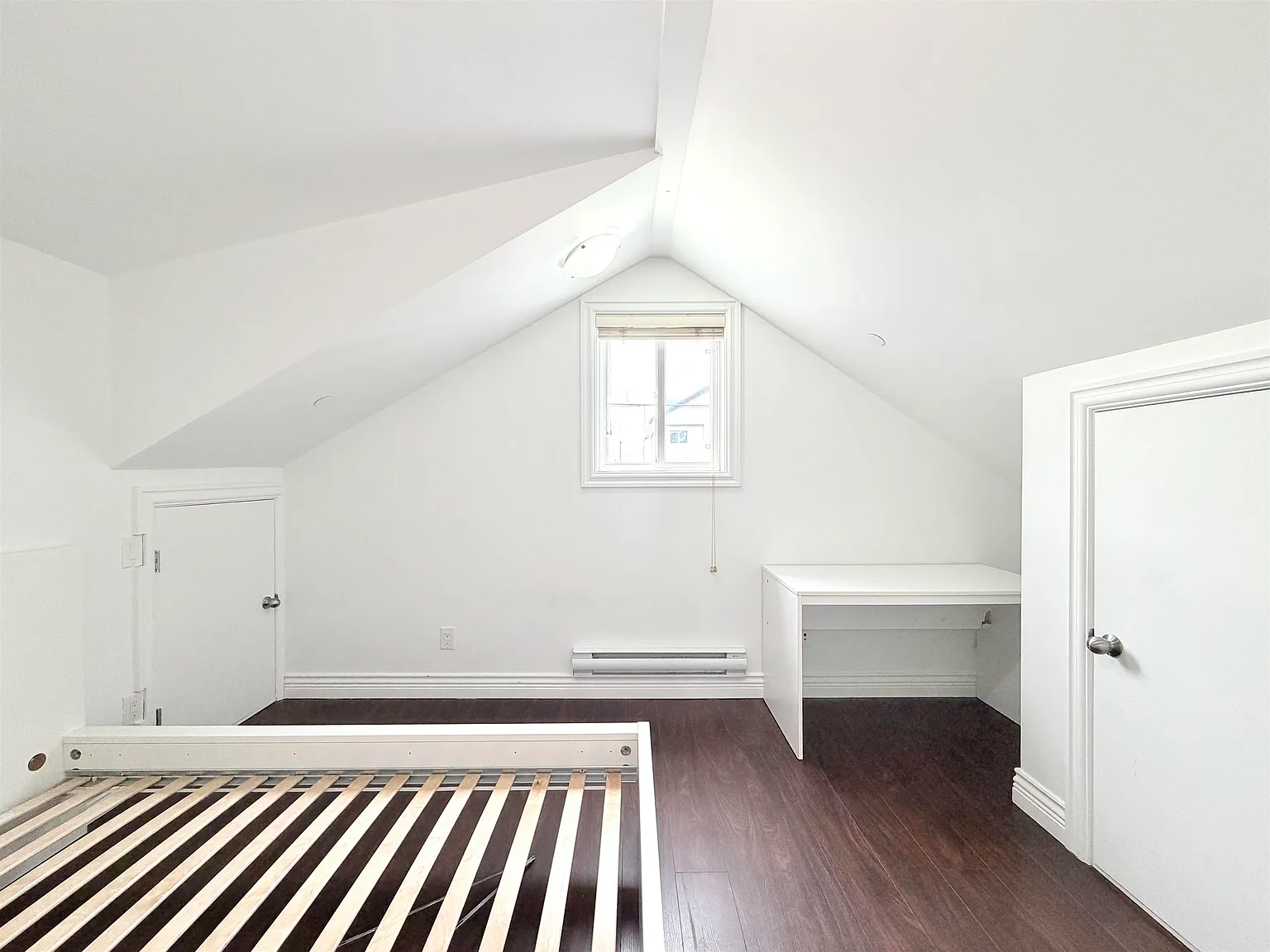 2 bed, 700 sqft, $2,300 — Photo 3