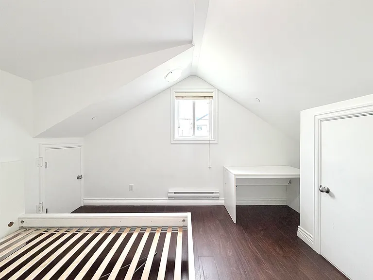 7456 Humm St #LANEWAY HOUSE — Photo 3