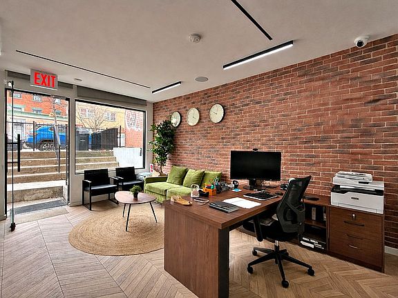 3rd image of 989 Halsey St #1