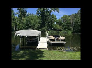 1095 Schuyler Dr, White Lake, MI 48383