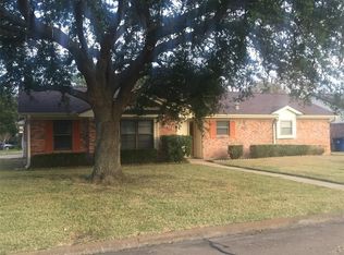 1901 Tracy Lynn Ln, Alvin, TX 77511