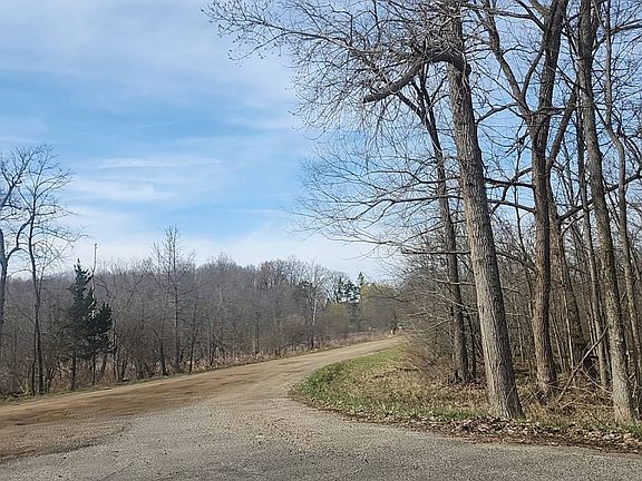 5th image of 7475 Eckert Rd