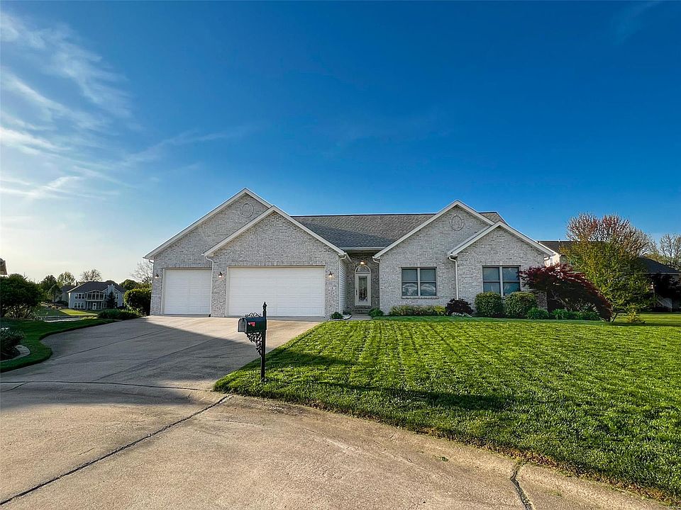 1st image of 13 Oak Wood Ct