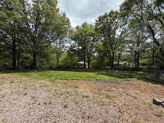 4th image of 2323 Finger Leapwood Rd