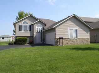 2827 18th Ave, Shakopee, MN 55379