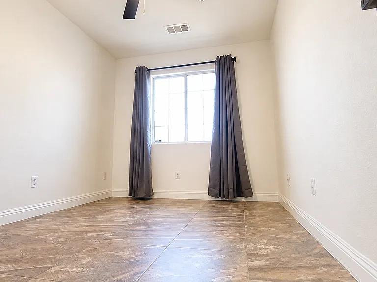 8378 Cool Creek Ave — Photo 11