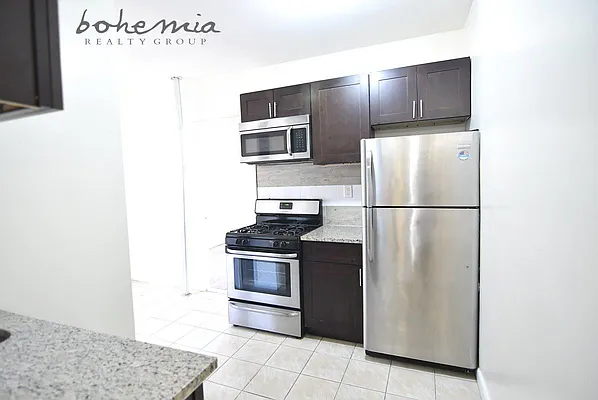 Rented by Bohemia Realty Group | media 12