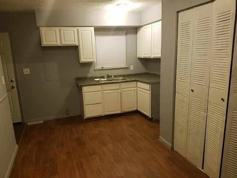 1659 Myrtle Ave — Photo 10