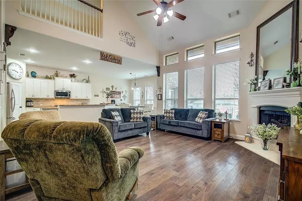 309 Midnight Dr — Photo 3