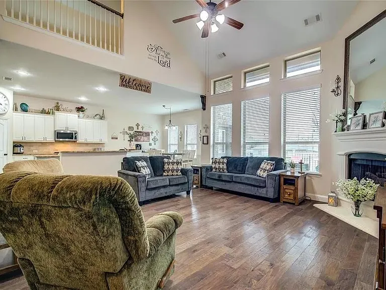 309 Midnight Dr — Photo 3