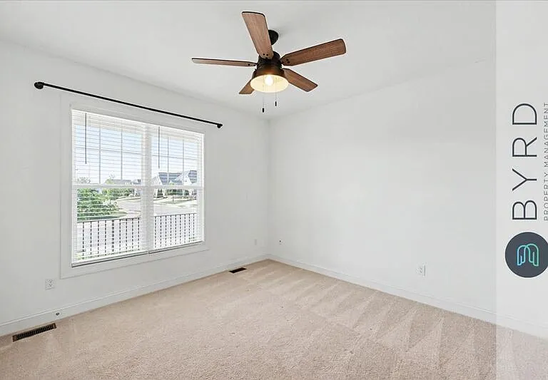 9001 Sharpe Ct — Photo 4