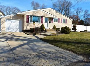 237 Oakland Ave, Deer Park, NY 11729