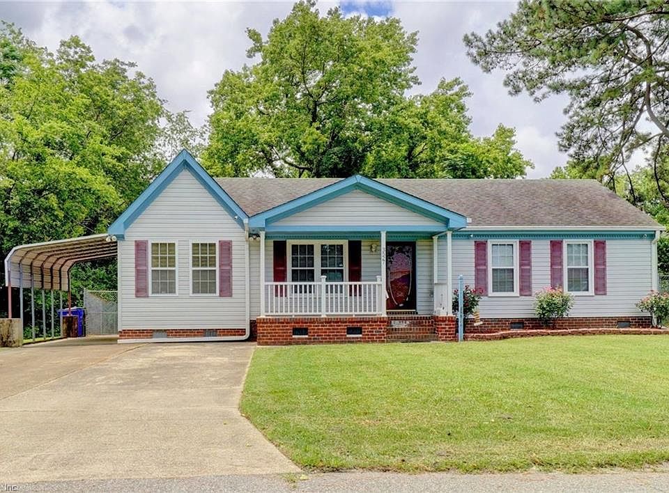 3527 Lenoir Circle Beautifully Maintained and Updated! Two Master Bedrooms! 