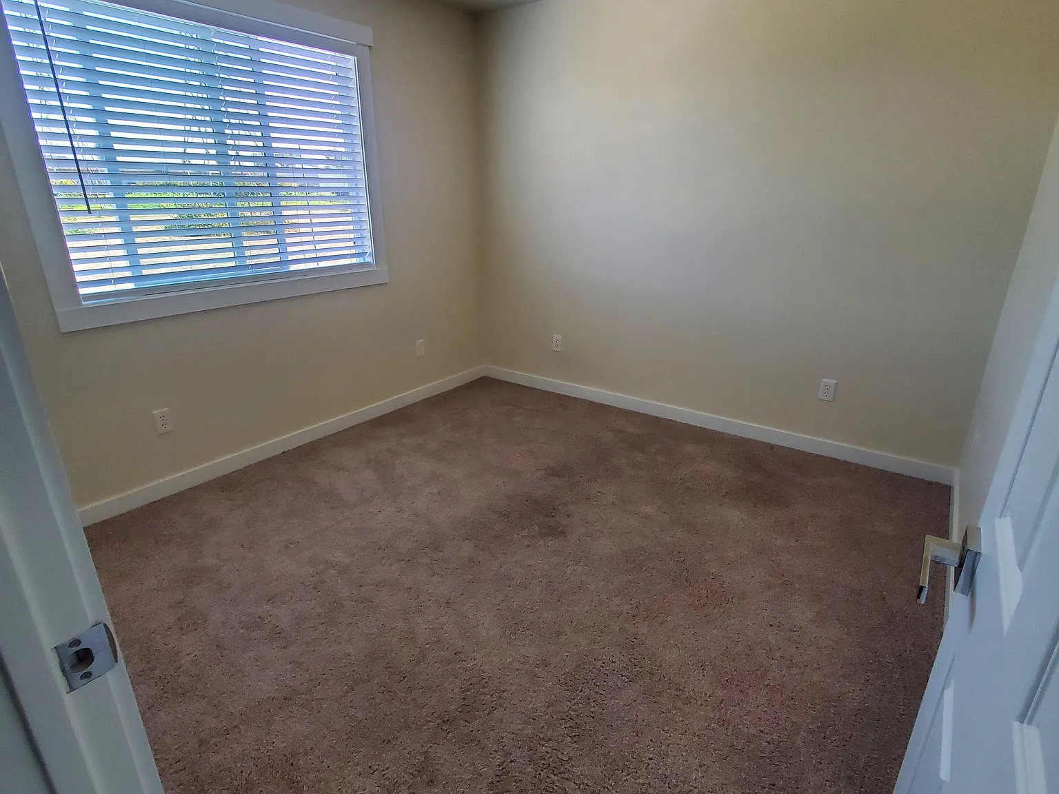3 bed, 2.5 bath, $1,080 — Photo 1