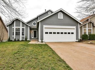 1533 Strawberry Glen Ct, Ballwin, MO 63021